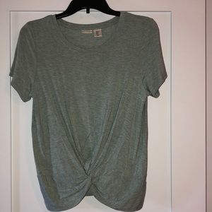 Women’s knot front tee